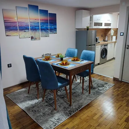 деси Apartment *